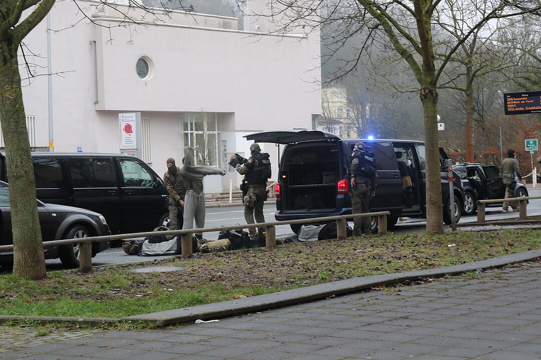 Coburg: SEK-Einsatz in Wohnung an Angerturnhalle – Haus wurde gestürmt