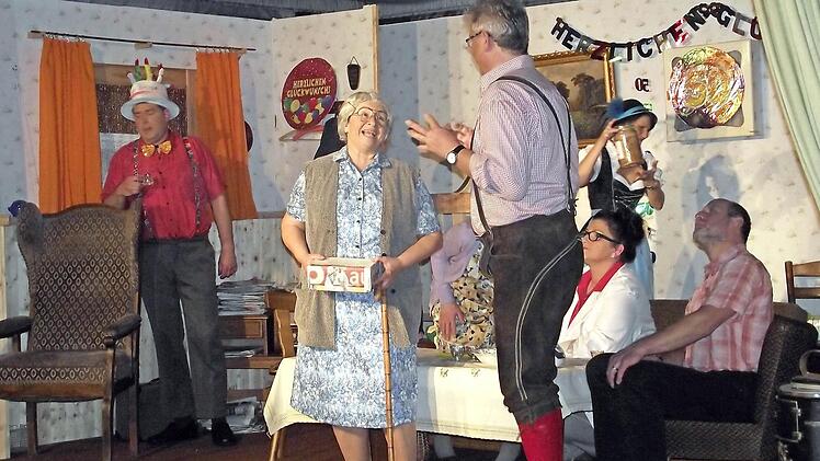 Spektakulär war die Premiere der Theatergruppe Hummendorf in die neue Saison mit dem Spiel "Psychostress und Leberwurst". Foto: Dieter Wolf