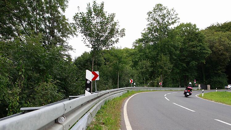 Am Würgauer Berg bei Scheßlitz ereignen sich immer wieder schwere Motorradunfälle. Symbolbild: Matthias Hoch