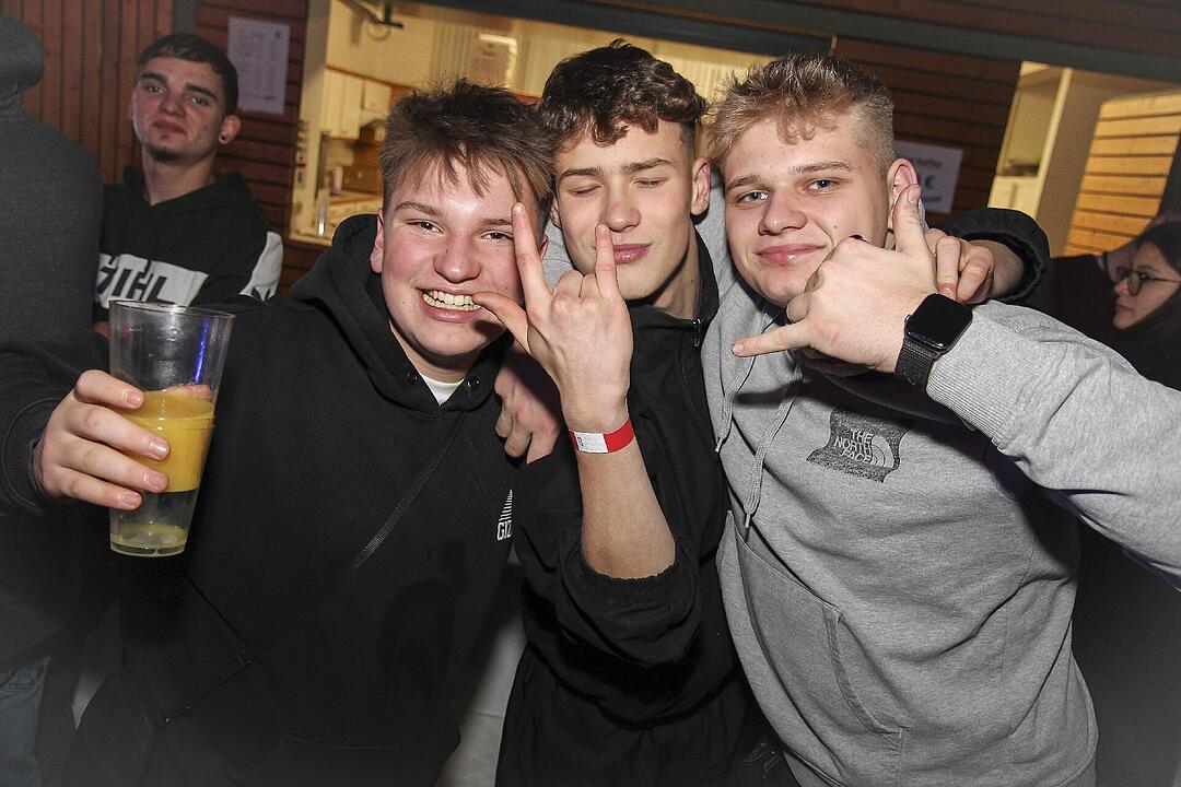 Mit vielen Party-Songs der 80er & 90er und Rock-Pop Klassikern