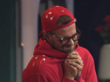 Fieser Gag: In der "Wer stiehlt mir die Show?"-Ausgabe von Till Reiners wird Joko Winterscheidt von M&ouml;wen attackiert.