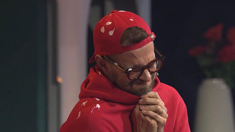 Fieser Gag: In der "Wer stiehlt mir die Show?"-Ausgabe von Till Reiners wird Joko Winterscheidt von M&ouml;wen attackiert.