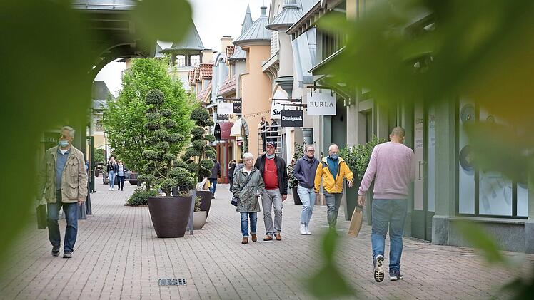 Das Einkaufsdorf Wertheim Village heute: Wo einst um das Vorhaben gestritten wurde, flanieren nun pro Jahr 2,8 Millionen Besucher.  Foto: Patty Varasano