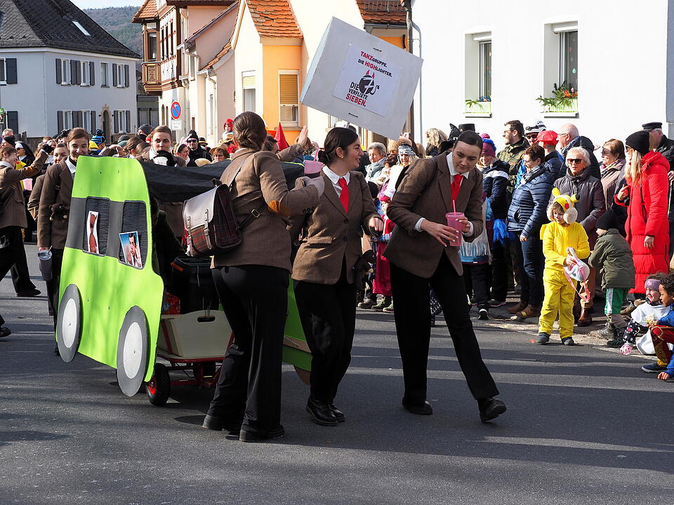 Wildes Faschingstreiben in Steinach an der Saale.