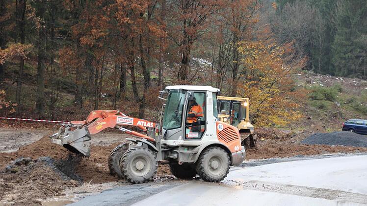 An der Felsnase wird die Fläche eingeebnet.  Foto: Friedwald Schedel