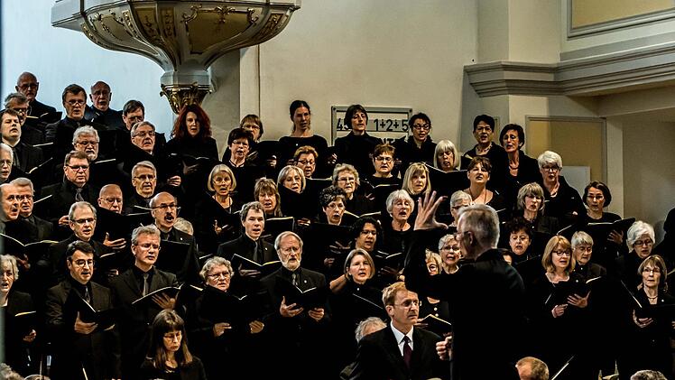 Der Coburger Bachchor und das Main-Barockorchester Frankfurt beeindruckten mit der Erstaufführung von Telemanns Matthäus-Passion in der Morizkirche.Foto: Jochen Berger