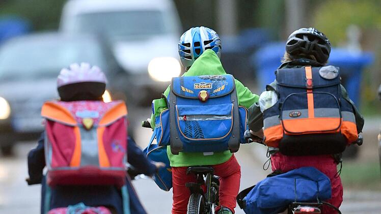 Die Schülerzahlen an den weiterführenden Schulen des Landkreises Kulmbach gehen weiter zurück. Symbolfoto: Ralf Hirschberger/dpa