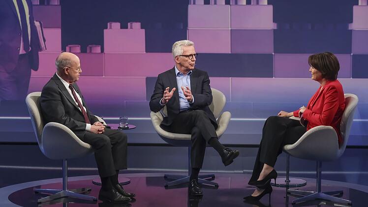 Gregor Gysi (links) und Thomas de Maizi&egrave;re sprachen bei Sandra Maischberger &uuml;ber die Krise der Bundesregierung.