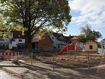 Der Spielplatz ist bald fertig. Foto: Arkadius Guzy