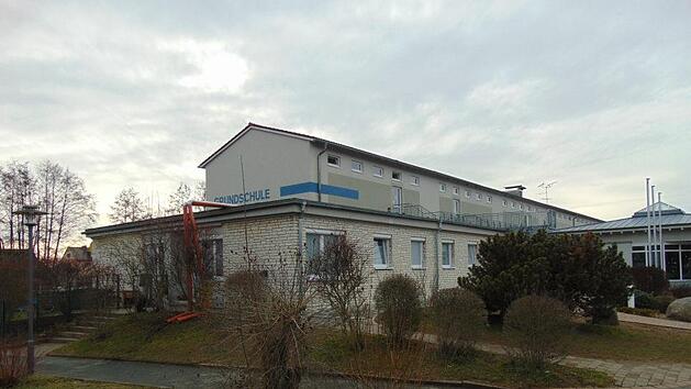 Die Grundschule in Neunkirchen wird nicht saniert, stattdessen beschloss der Gemeinderat einen Neubau, dessen Standort noch ungekl&auml;rt ist.Petra Malbrich