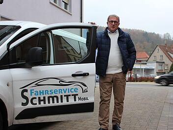 Gregor Schmitt betreibt einen von vier Fahrservices in Bad Brückenau. Foto: Julia Raab