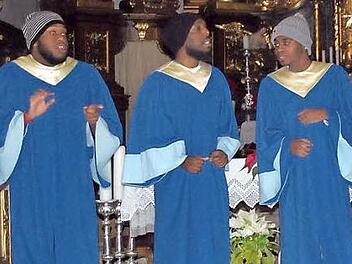 "Oh Happy Day" in der Kilians-Kirche in Bad Staffelstein mit den "Glory Gospel Singers". Foto: Andreas Welz