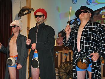 Die etwas anderen "Glocken von Rom" der Sexpistols sorgten für Lachsalven. Die Männerformation feiert heuer ihr 20-jähriges Jubiläum. Fotos: Evelyn Schneider