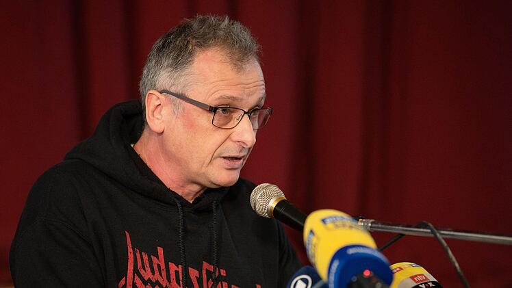 Norbert Rank  auf der Pressekonferenz in Lichtenberg Foto: Nicolas Armer, dpa
