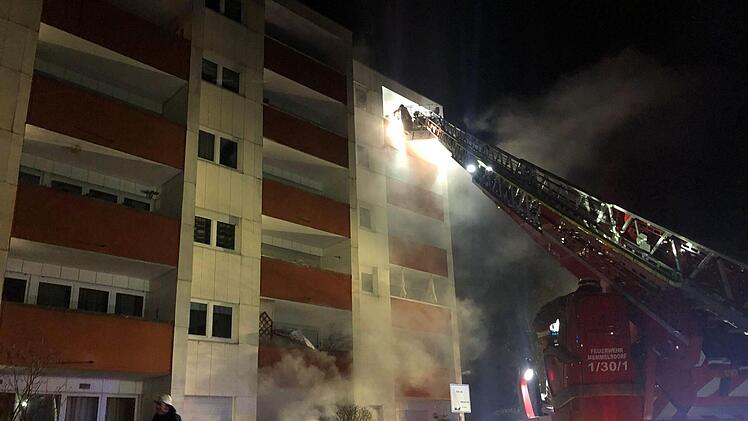 In Lichteneiche (Memmelsdorf) im Kreis Bamberg ist es zu Beginn des Jahres zu einem Kellerbrand gekommen. Das Gebäude musste evakuiert werden. Foto: News5/Merzbach