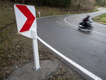 Motorradunfall in Hüttenheim: 73-Jähriger verletzt