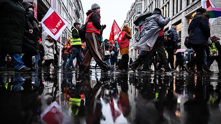 Warnstreik im &ouml;ffentlichen Dienst in Berlin und Brandenburg