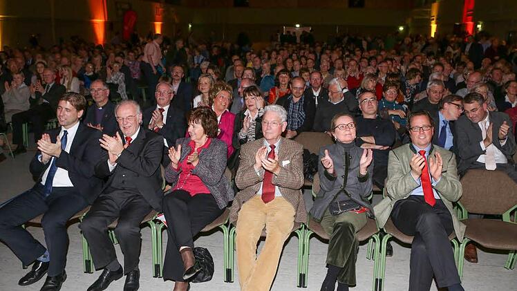 Die politische Prominenz aus dem Landkreis Forchheim lauschte in der ersten Reihe. Foto: Barbara Herbst