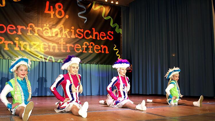 Die bezaubernden Tanzmariechen der  FG Steinwiesen, von links Lena, Maria, Amira und Julia.Susanne Deuerling
