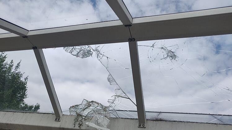 Bad Rodach: Nach Vandalismus und Bauarbeiten - Radabstellanlage wieder repariert