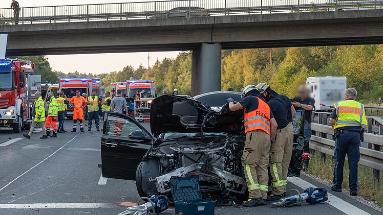 A73 bei Bamberg: Sieben Schwerverletzte bei Unfall
