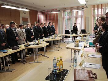 Das Gebet vor einer Stadtratssitzung ist in Ebermannstadt gute Tradition. Sie wird auch unter Bürgermeisterin Christiane Meyer (NLE) weiter geführt.  Foto: Josef Hofbauer