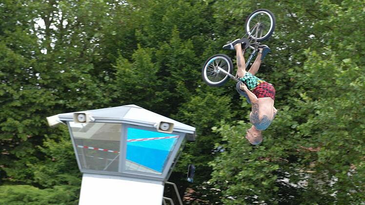 Wassertag beim Jugendfestival YouCo im Aquaria Freibad in CoburgFoto: Ronald Rinklef