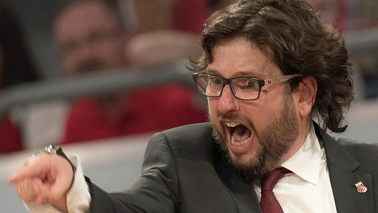 Meistermacher Andrea Trinchieri ist nach drei traumhaften Jahren im vierten Anlauf kläglich gescheitert. Kaum einer will ihm noch folgen. Ein Kommentar. Foto: Nicolas Armer/dpa
