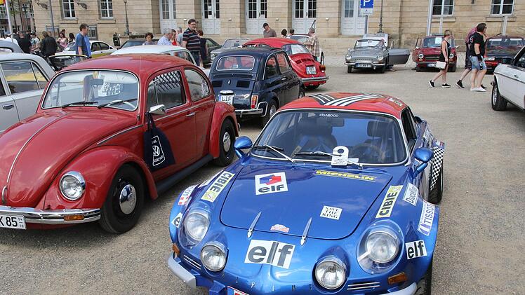 Impressionen vom 15. Coburger Old- und Youngtimertreffen auf dem Schlossplatz.Foto: Wolfgang Desombre