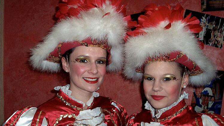Luisa und Saska von der Garde Zellingen. Fotos: Marina Zimmermann