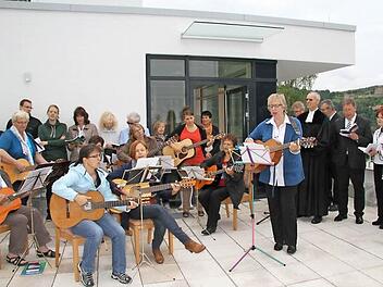 Mit einer großen Feier wurde das neue Gemeindehaus der Auferstehungskirche eingeweiht. Fotos: Sonja Adam