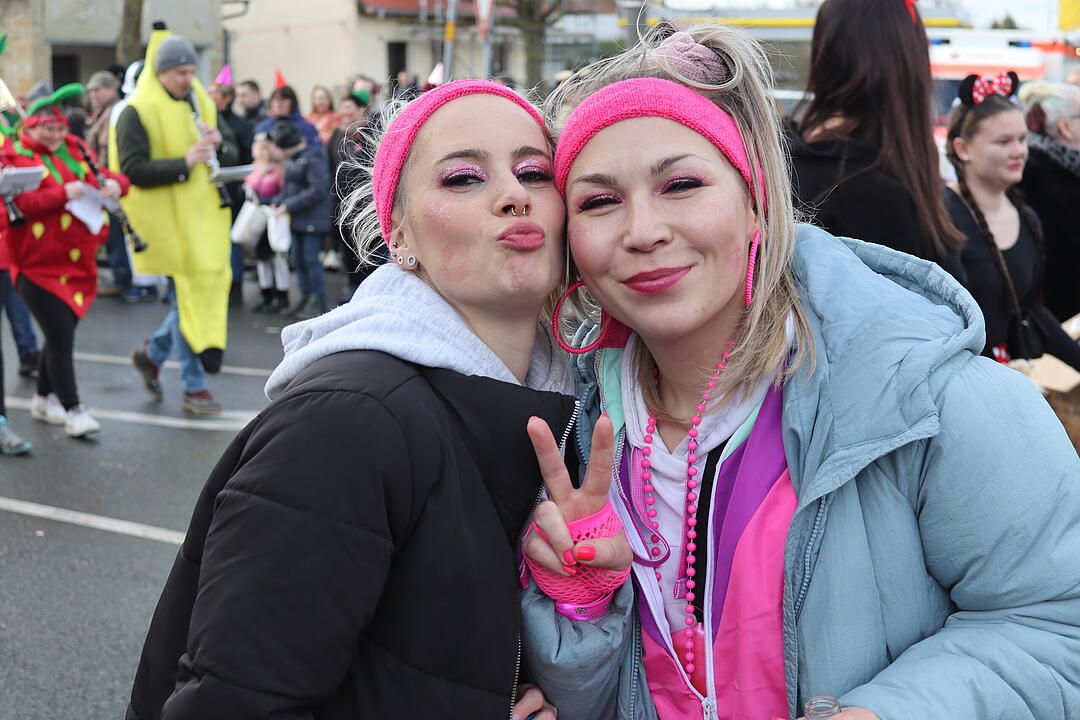Die Hauptstrasse wurde zur Partymeile