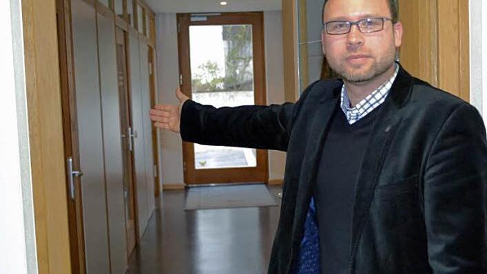 Martin Finzel kann sich eine Arztpraxis in der "Linde" gut vorstellen. "Hier ist Platz genug." Foto: Gabi Bertram