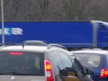 Die Bürger aus Breitenbach und Mitgenfeld beklagten sich vehement über den Schwerlast- und Pkw-Verkehr.  Symbolfoto: Marco Meißner