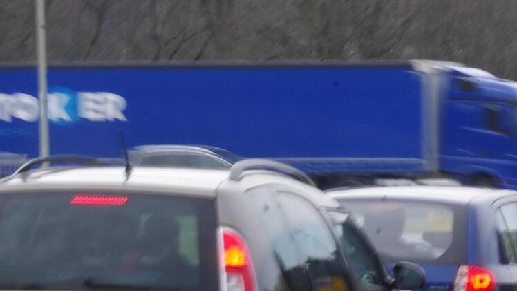 Die Bürger aus Breitenbach und Mitgenfeld beklagten sich vehement über den Schwerlast- und Pkw-Verkehr.  Symbolfoto: Marco Meißner
