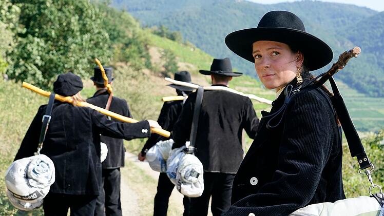 Abschiednehmen gehört für Wandergesellen zum täglichen Leben. Auch daran muss Maria (Ronja Rath) sich erst noch gewöhnen.
