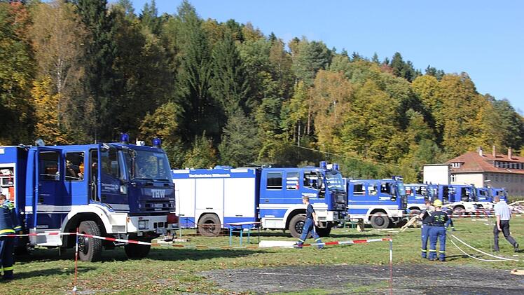 Blick auf den Fuhrpark des THW. Foto: Veronika Schadeck