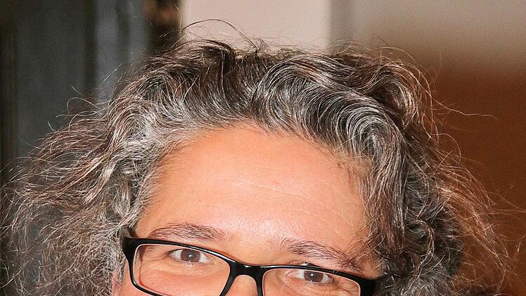 Anne Maar ist die Trägerin des Kulturpreises der unterfränkischen Kulturstiftung des Bezirks Unterfranken. Dieter Britz