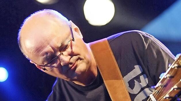 Jacques Stotzem war schon einige Male bei den Bamberger Gitarrentagen zu Gast. Zum Finale bei der 24. Ausgabe gastiert er am 16. November ebenfalls in der Johanniskapelle. Foto: PR