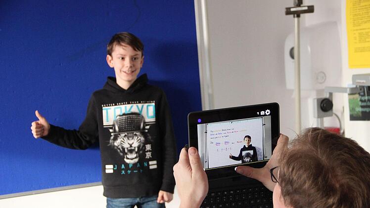 Individueller Hefteintrag: Zum Mathe-Leitsatz kommt auch das persönliche Bild - die neue Technik macht das möglich.Heike Beudert