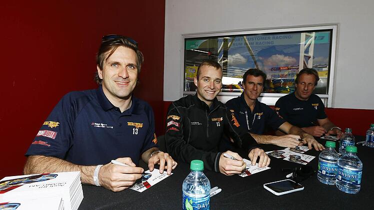 Markus Winkelhock, Christopher Haase, Matt Plumb und Frank Biela (von links). Foto: Audi