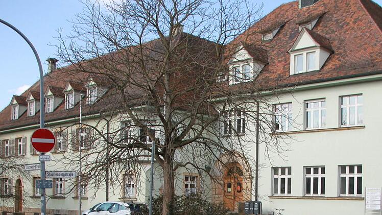 Das Amtsgebäude in der Forchheimer Löschwöhrdstraße befindet sich scbhon seit Längerem in einem schlechten Zustand.  Foto: Groscurth