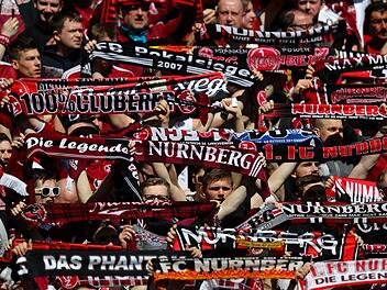 Kommenden Sonntag wird es heiß im Frankenland:  Der 1. FC Nürnberg und die SpVgg Greuther Fürth treffen im 265. Frankenderby aufeinander. Symbolfoto: Daniel Karmann/dpa