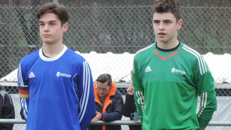 Anfang Februar stand Nico Preißler (rechts) erstmals im Tor der Bayernauswahl. Zur neuen Saison wechselt er ins Bundesliga-Nachwuchszentrum der SpVgg Greuther Fürth. Foto: privat