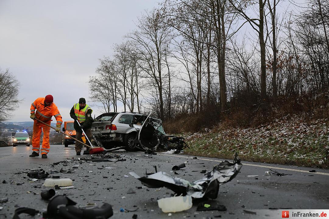 Frontalkollision auf B15 bei Döhlau