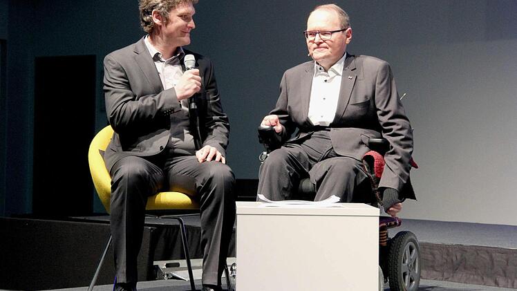 Peter Pfann (l.) und Access-Geschäftsführer Karl-Heinz Miederer  Foto: Richard Sänger