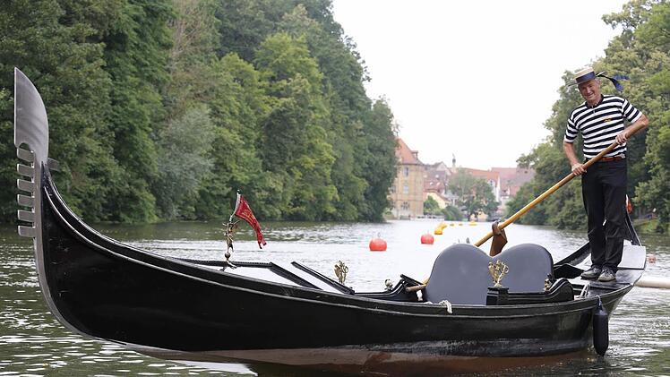 Jürgen Riegel fährt immer noch die erste Gondel, die ein venezianischer Baumeister in den 90er Jahren für Bamberg gefertigt hat. Matthias Hoch