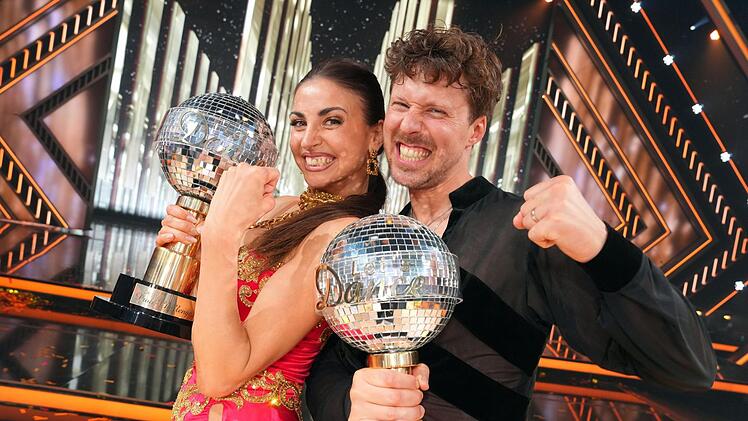 Valentin Lusin und Ekaterina Leonova gewinnen mit 37 Prozent der Stimmen.