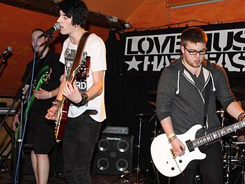Die Kronacher Punkcombo "White's Black 2" kam beim Bandcontest im Struwwelpeter auf den 3. Platz und qualifizierte sich für das Festival "Die Festung rockt". Foto: Michael Wunder