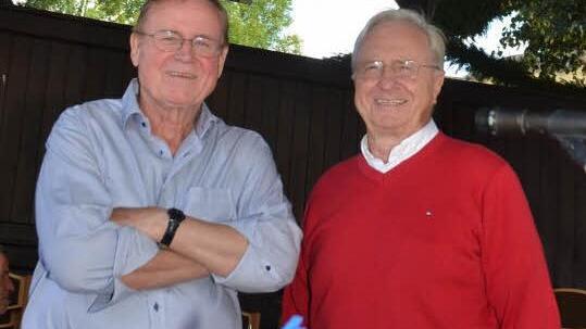 Seit 40 Jahren verbindet Bandleader Uwe Stiemke (links) und Altlandrat Heinz Köhler (rechts) eine enge Freundschaft. Foto: Karl-Heinz Hofmann